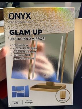 Onyx Professional Glam Up LED Tri-Fold Mirror - Gold